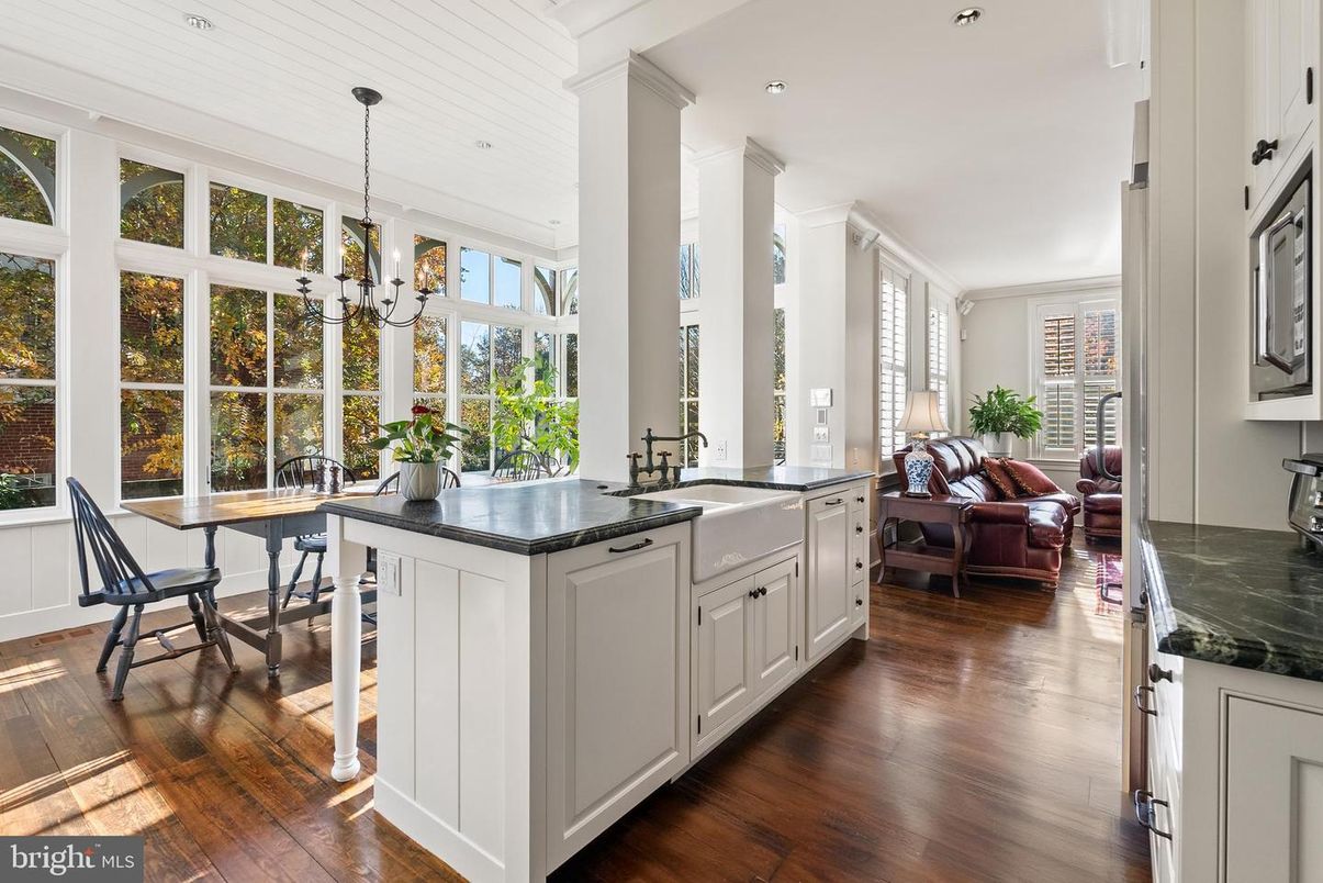 Chandelier, Dining room, Interior, Kitchen, Living room, Recessed Lighting, Wood Texture Flooring