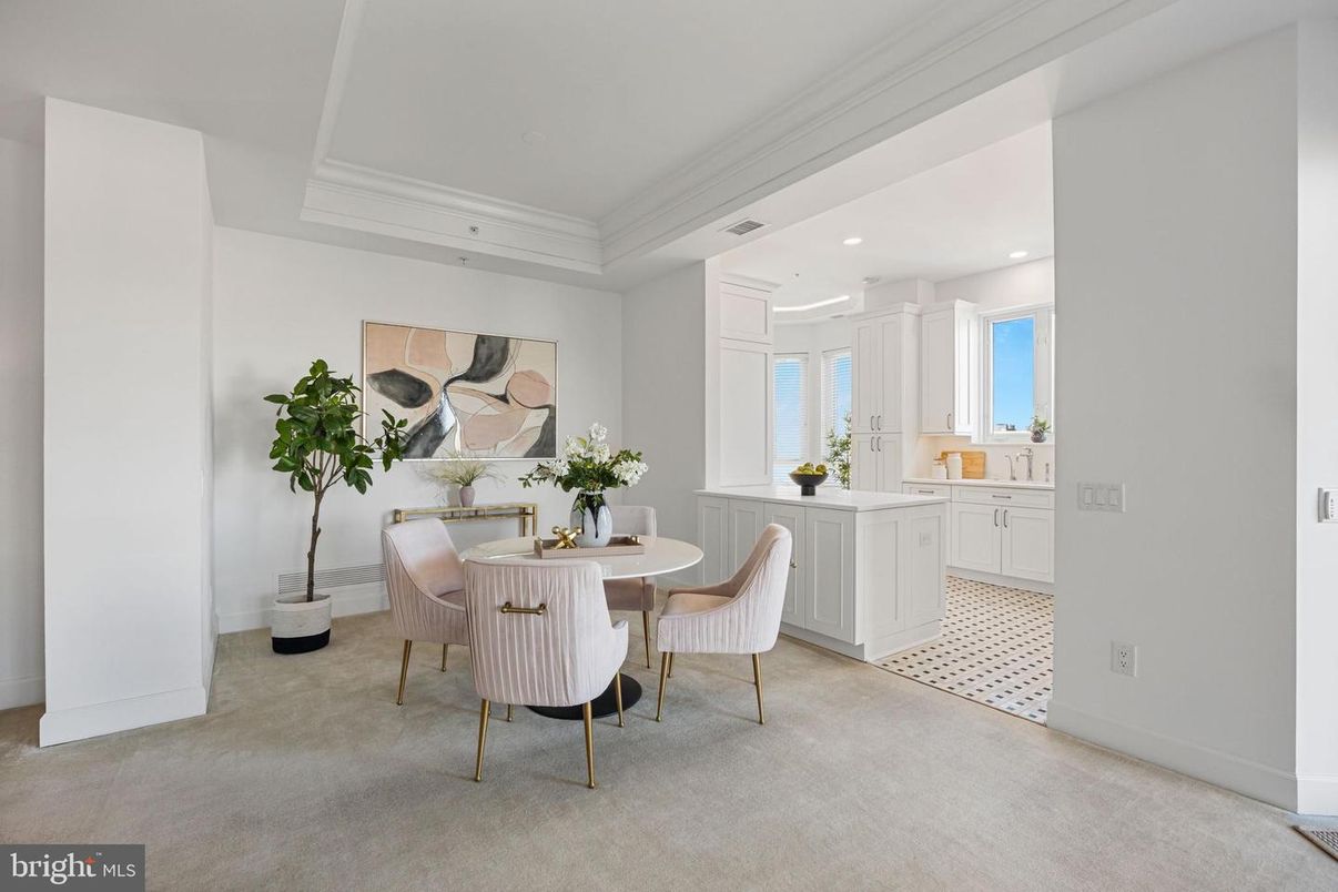 Dining room, Interior, Recessed Lighting