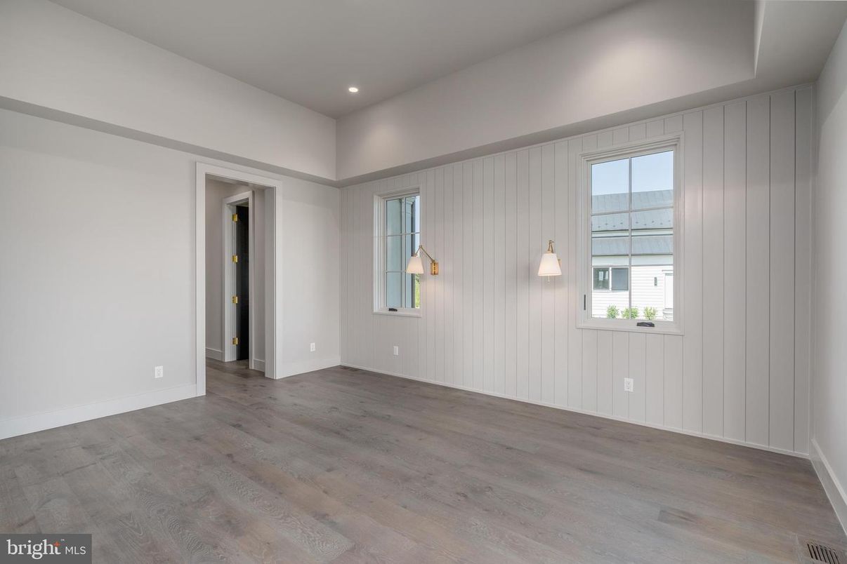 Empty room, Interior, Pendant Lights, Recessed Lighting, Wood Texture Flooring