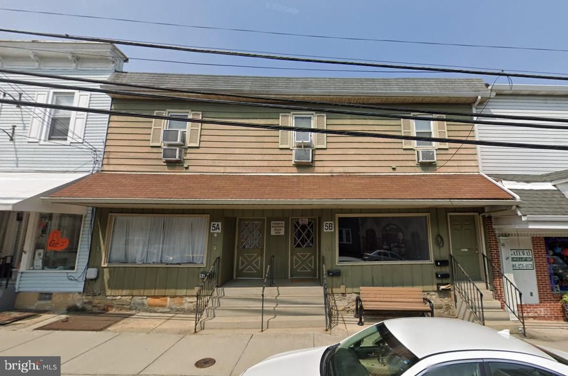 Exterior, Facade, None