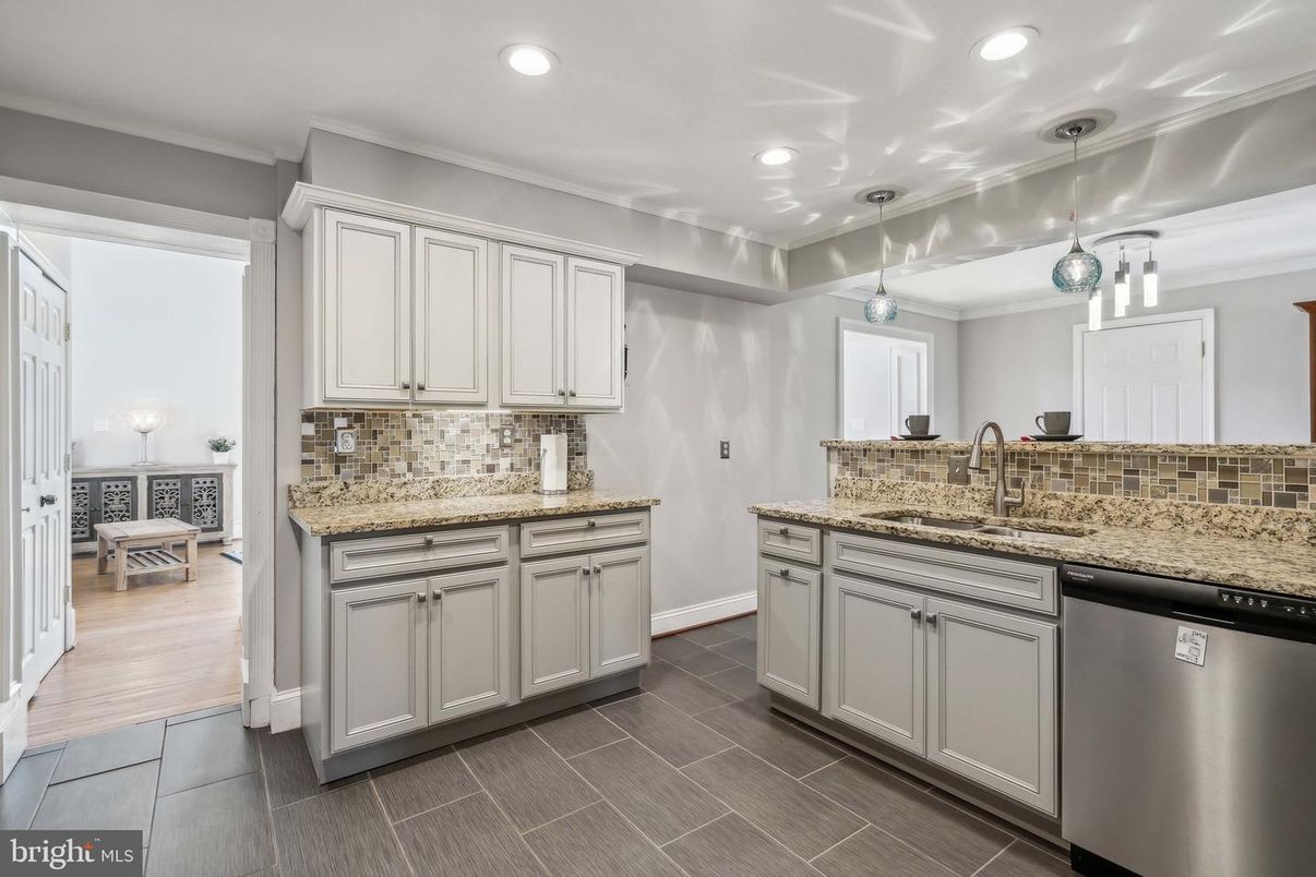 Interior, Kitchen, Pendant Lights, Recessed Lighting, Wood Texture Flooring