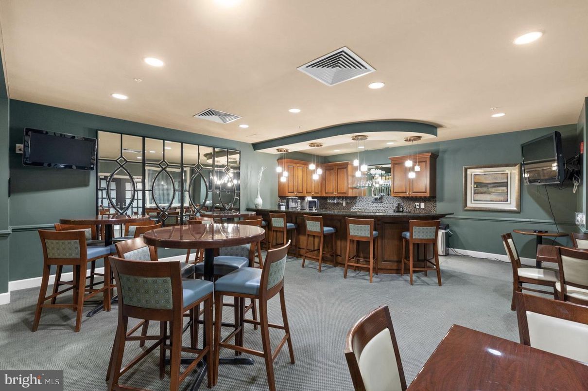 Dining room, Interior, Recessed Lighting
