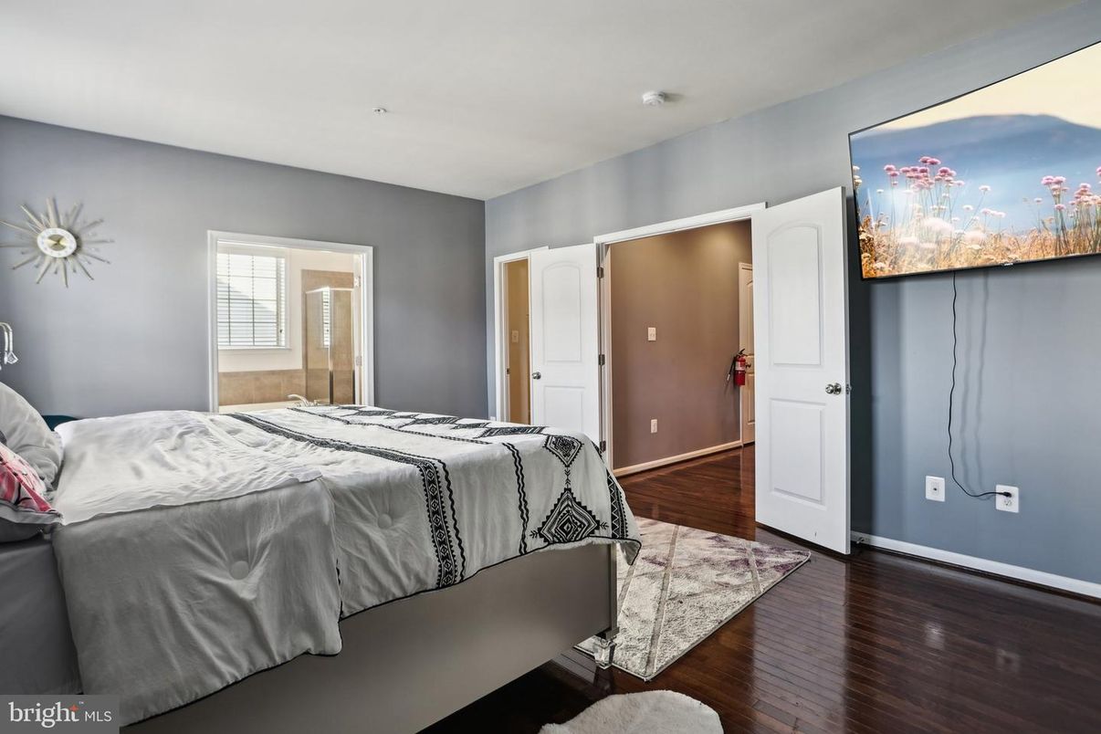 Bedroom, Interior, Wood Texture Flooring