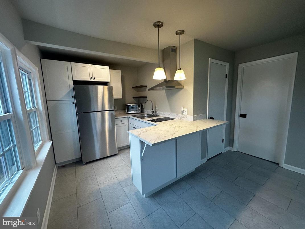 Interior, Kitchen, Pendant Lights, Stainless Steel Appliances