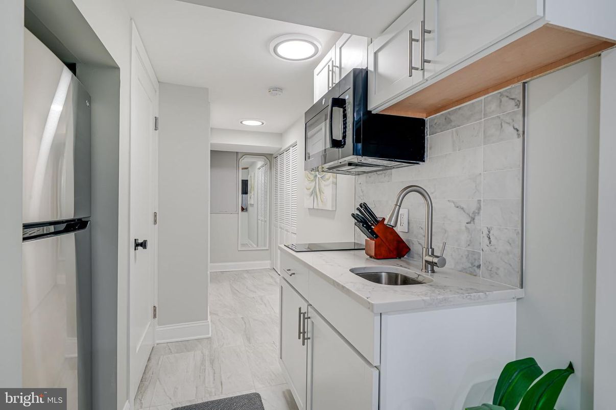 Interior, Kitchen, Marble, Marble Walls, Recessed Lighting