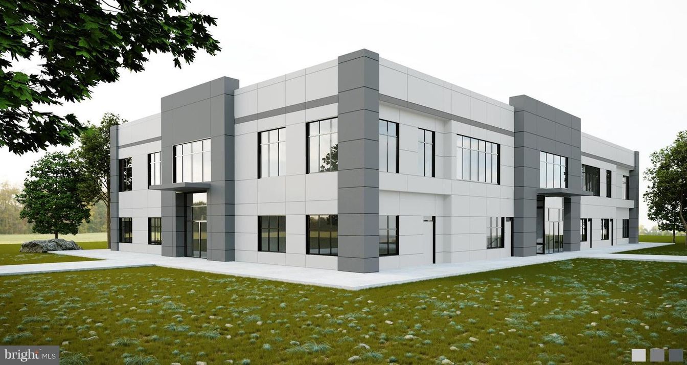 Backyard, Exterior, Facade, Modern