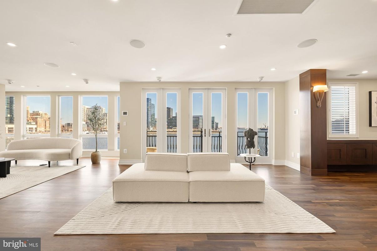Interior, Living room, Recessed Lighting, Water, Wood Texture Flooring