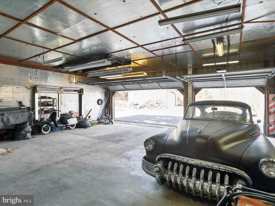 Garage, Interior