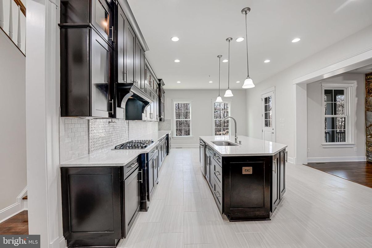 Interior, Kitchen, Pendant Lights, Recessed Lighting, Wood Texture Flooring