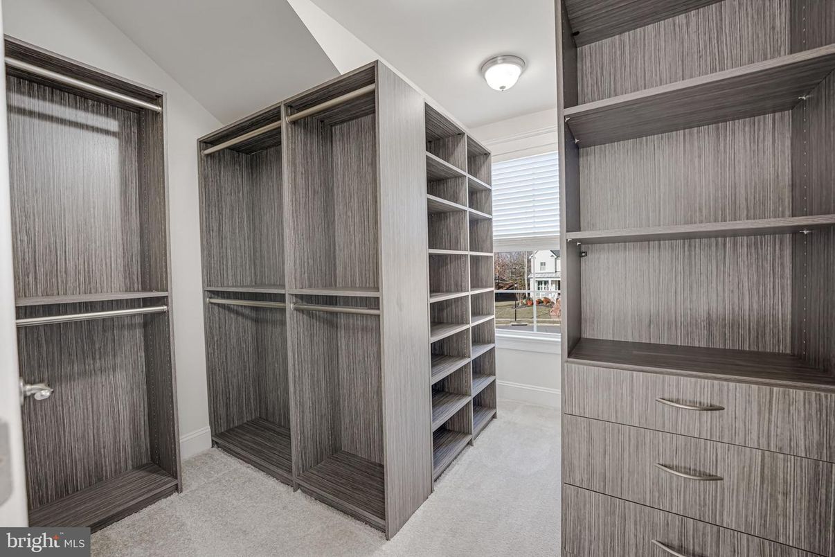 Interior, Walk-in Closets