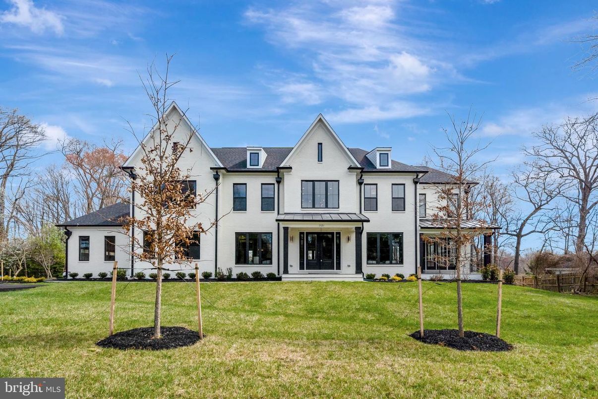 Backyard, Exterior, Facade, Farmhouse