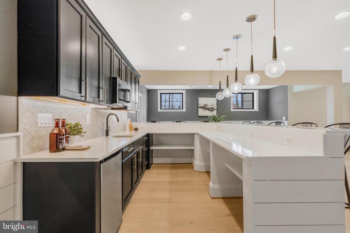 Interior, Kitchen, Pendant Lights, Recessed Lighting, Wood Texture Flooring