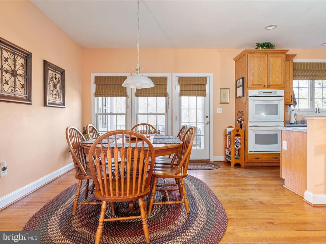 Dining room, Interior, Kitchen, Pendant Lights, Recessed Lighting, Wood Texture Flooring