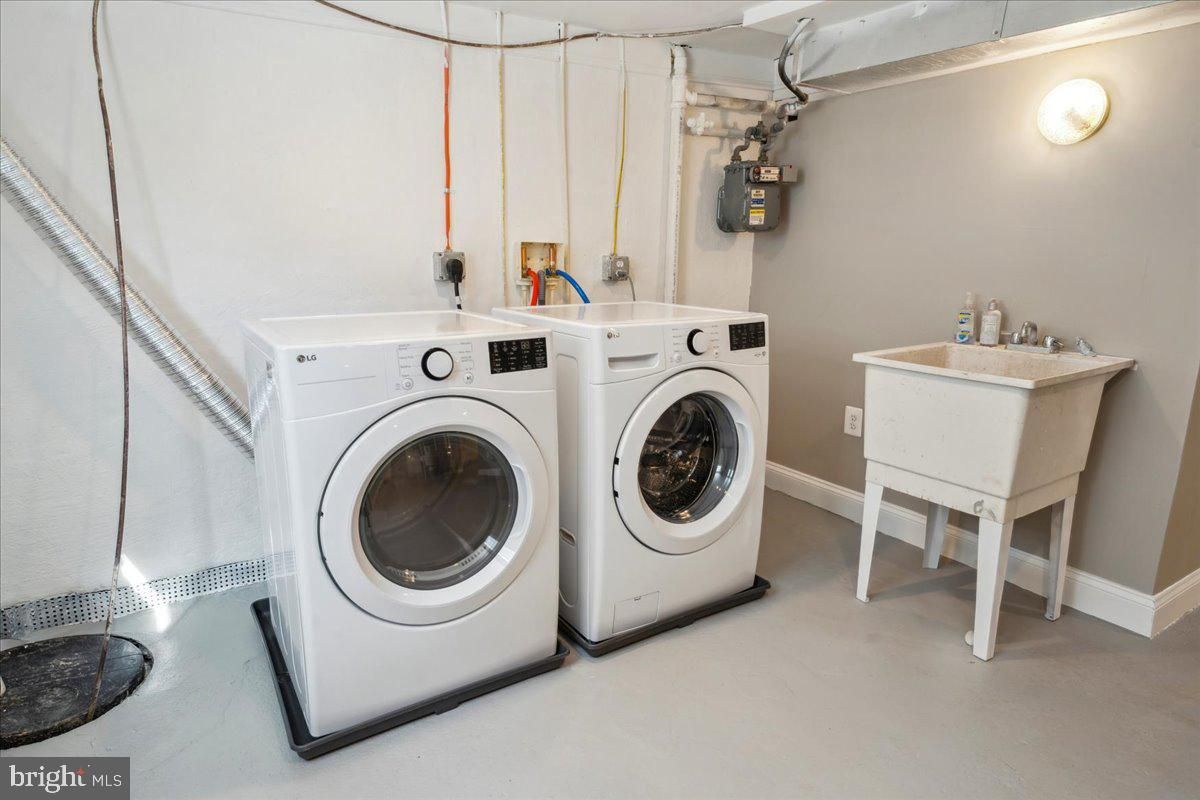 Interior, Washer