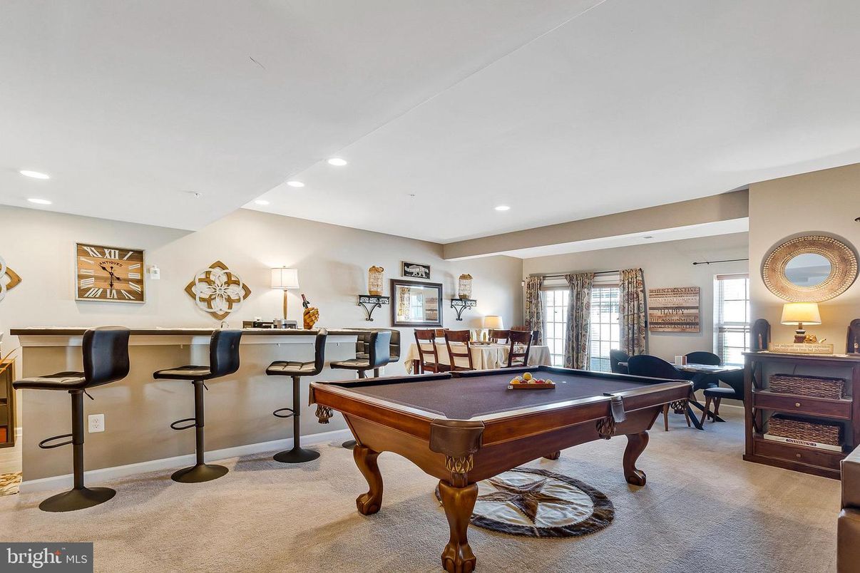 Billiard Table, Game Room, Interior, Recessed Lighting