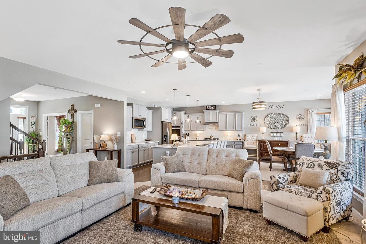 Dining room, Interior, Kitchen, Living room, Pendant Lights, Recessed Lighting, Stainless Steel Appliances, Wood Texture Flooring