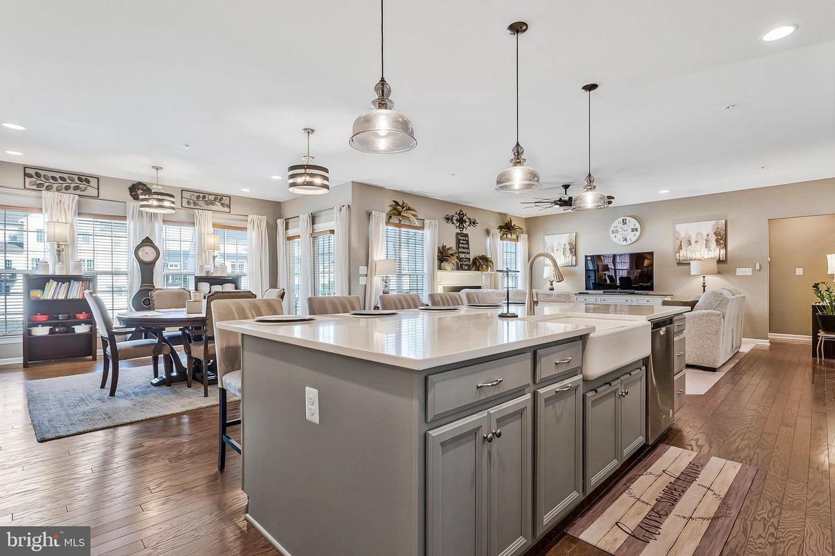 Dining room, Interior, Kitchen, Living room, Pendant Lights, Recessed Lighting, Wood Texture Flooring