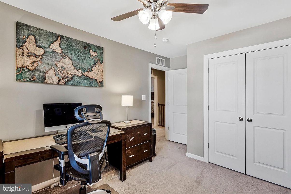 Home Office, Interior