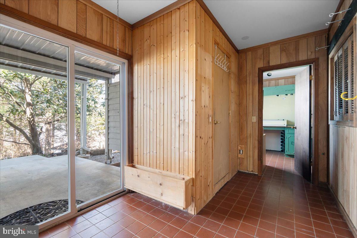 Empty room, Interior, Wooden Walls