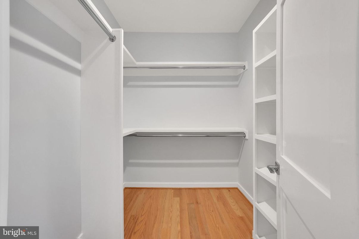 Interior, Walk-in Closets, Wood Texture Flooring