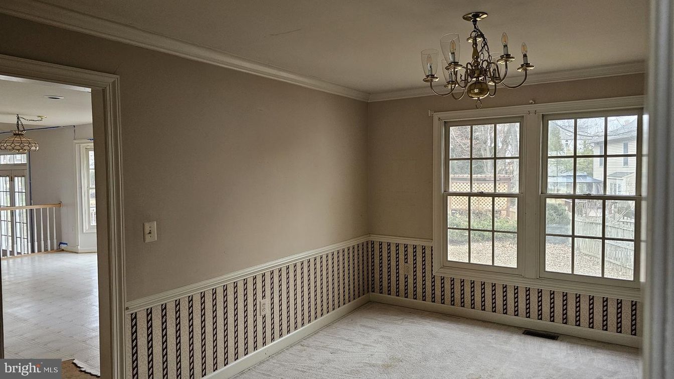 Chandelier, Empty room, Interior