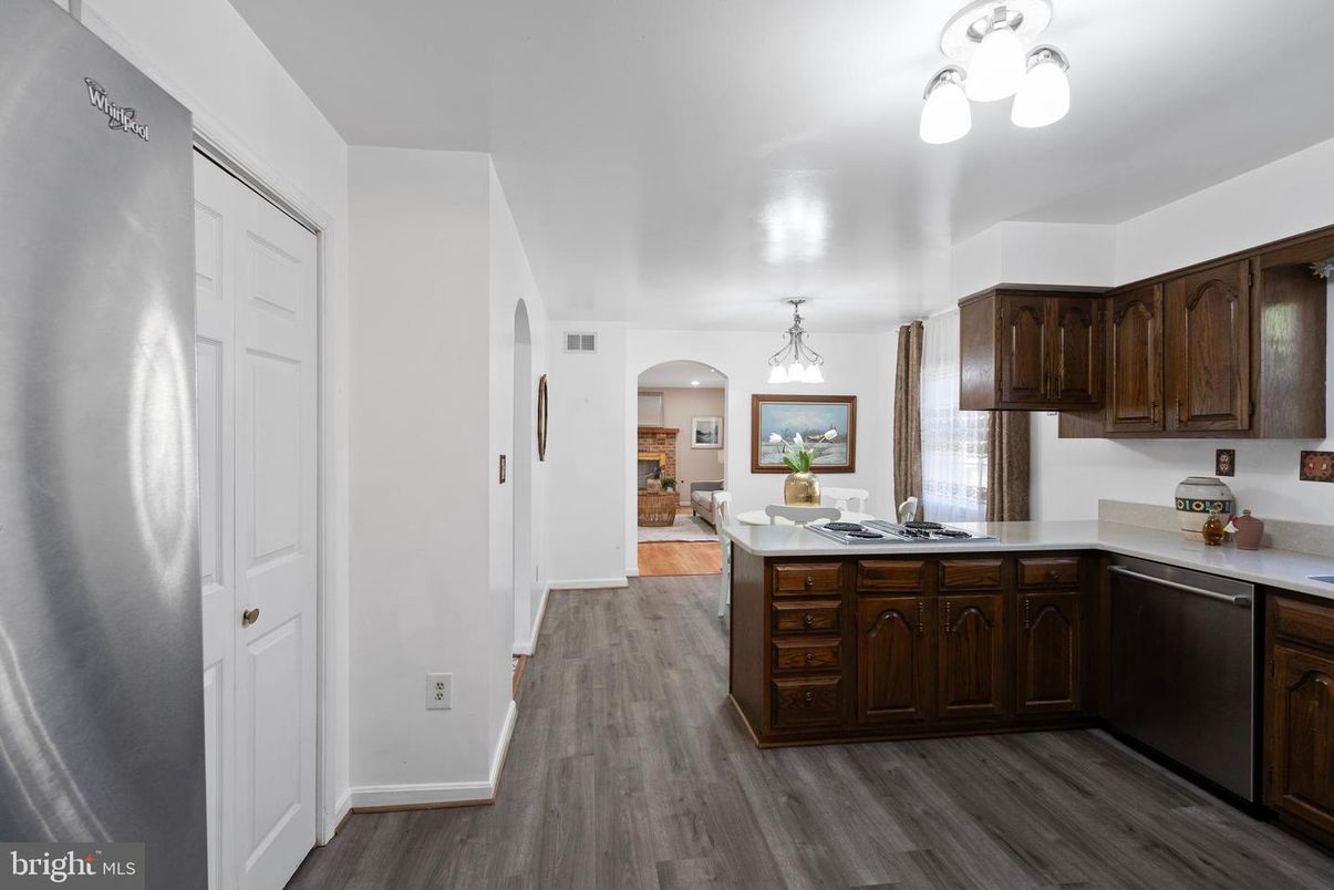 Dining room, Interior, Kitchen, Pendant Lights, Wood Texture Flooring