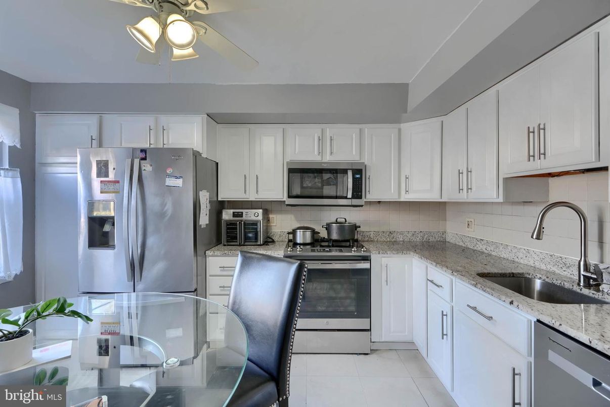 Interior, Kitchen, Stainless Steel Appliances