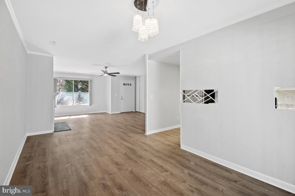Chandelier, Empty room, Interior, Wood Texture Flooring