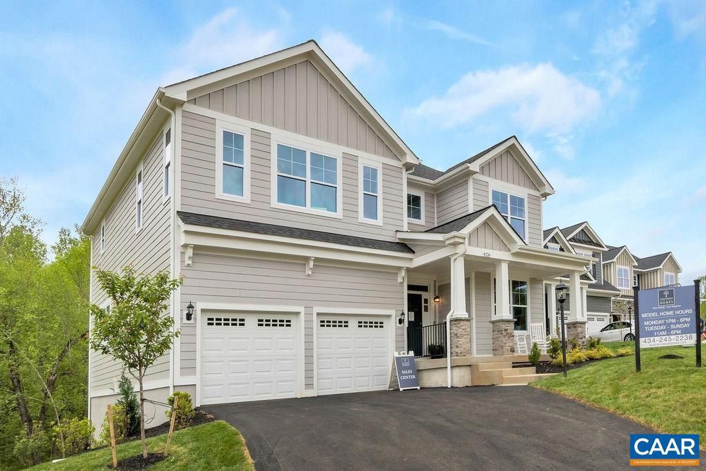 Attached, Exterior, Facade, Farmhouse