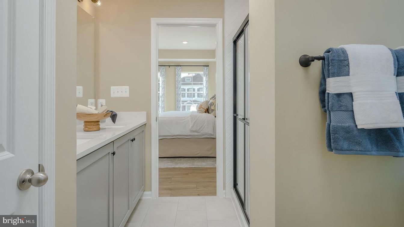 Bathroom, Bedroom, Interior, Recessed Lighting, Wood Texture Flooring