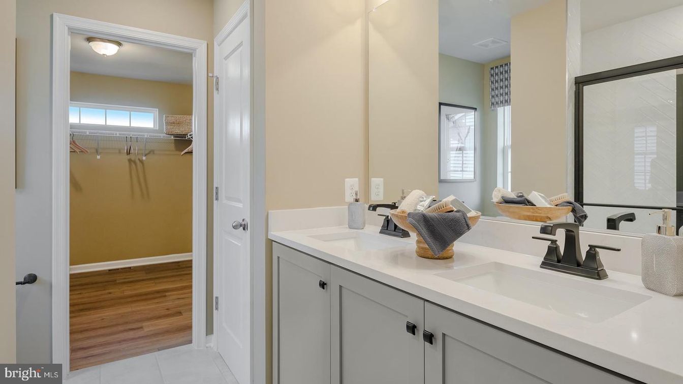 Bathroom, Dual Sink Vanities, Interior, Wood Texture Flooring
