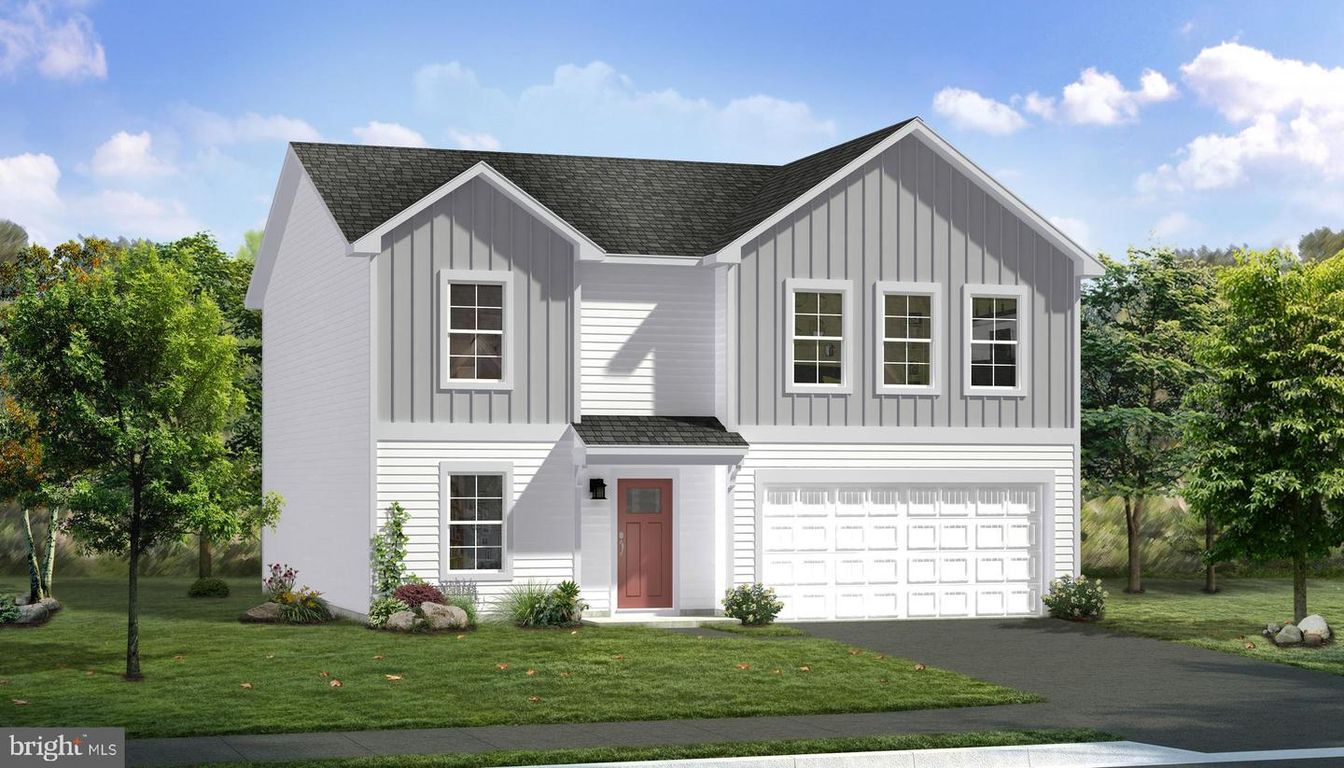 Attached, Exterior, Facade, Farmhouse