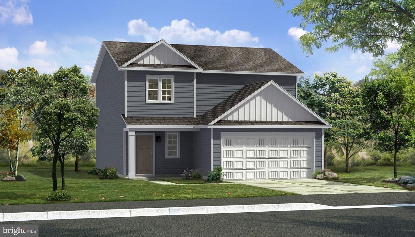 Attached, Exterior, Facade, Farmhouse