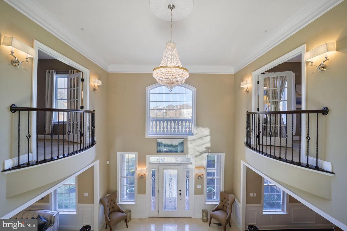 Chandelier, Interior
