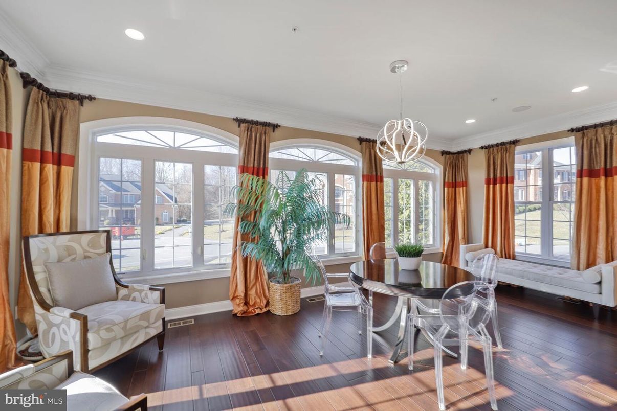Dining room, Interior, Pendant Lights, Recessed Lighting, Wood Texture Flooring