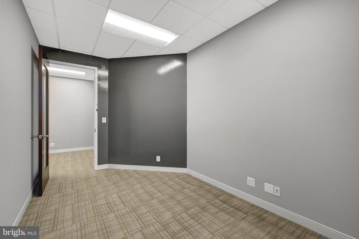 Elevator, Empty room, Interior, Recessed Lighting