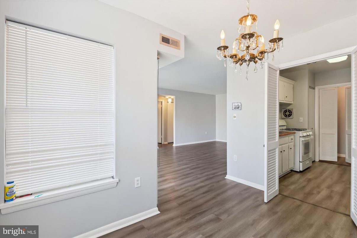 Chandelier, Interior, Kitchen, Wood Texture Flooring