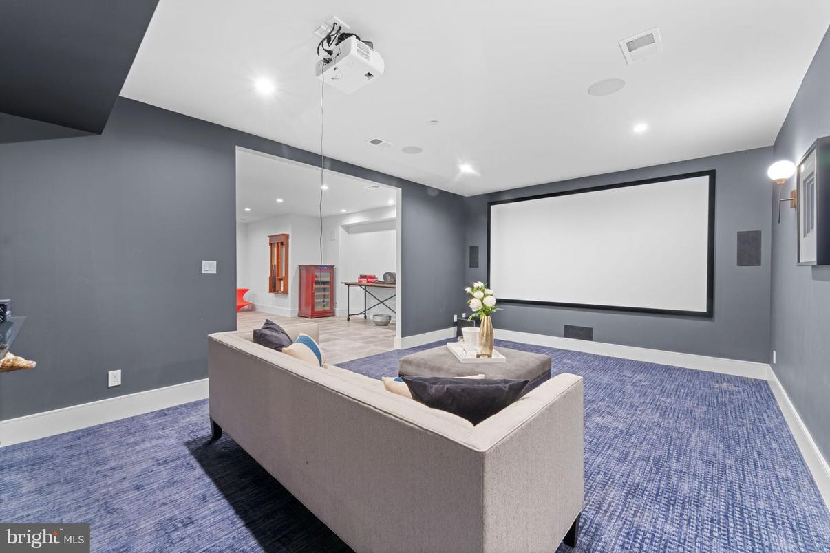 Interior, Projection Screen, Recessed Lighting, Theatre Room