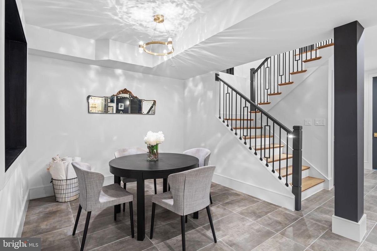 Dining room, Interior