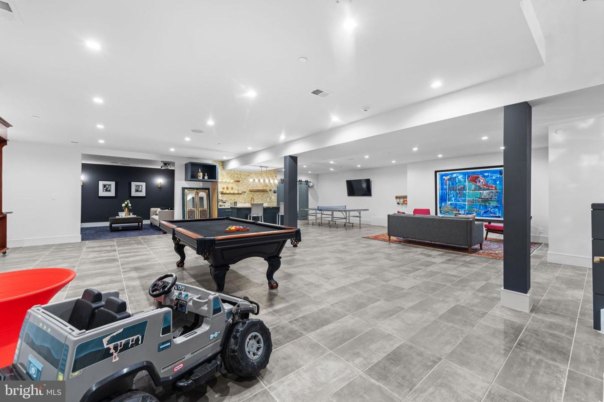 Billiard Table, Game Room, Interior, Recessed Lighting