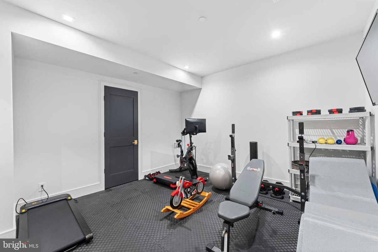 Fitness Equipment, Interior, Recessed Lighting