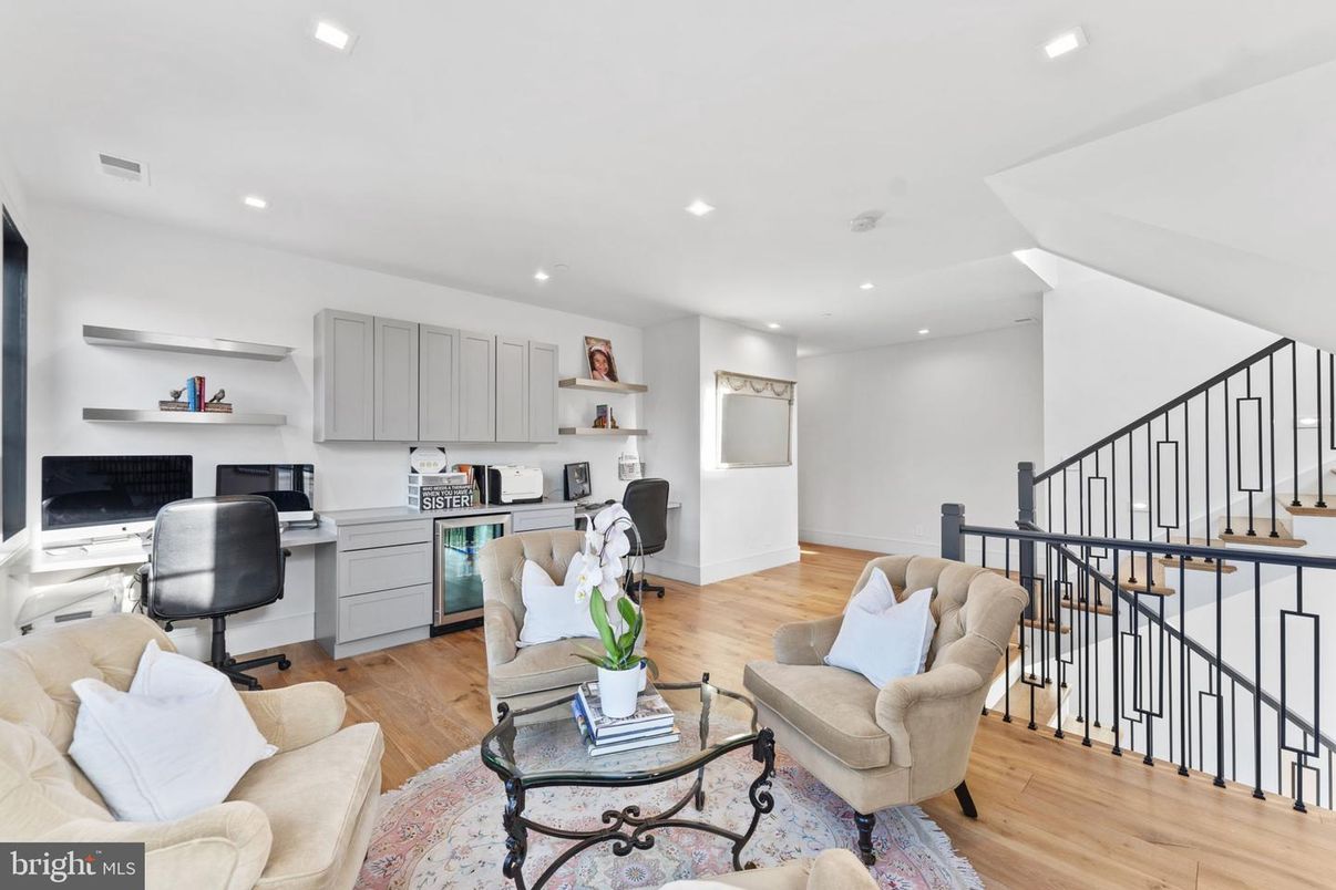 Home Office, Interior, Recessed Lighting, Wood Texture Flooring