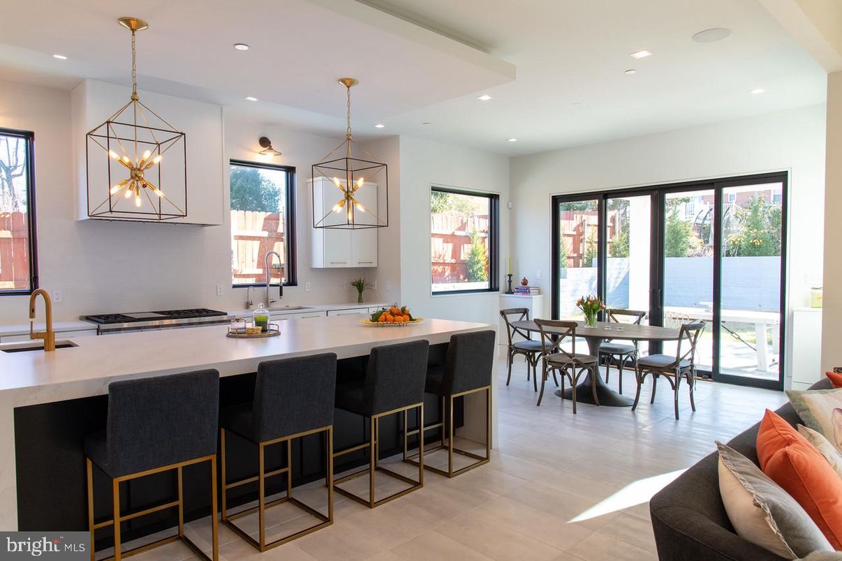 Dining room, Interior, Kitchen, Pendant Lights, Recessed Lighting, Water