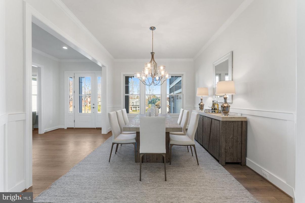 Chandelier, Dining room, Interior, Recessed Lighting, Wood Texture Flooring