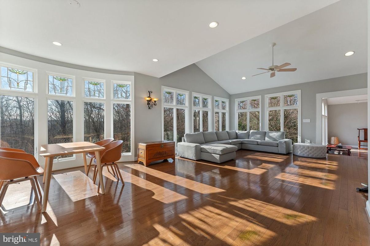 Dining room, Interior, Living room, Recessed Lighting, Wood Texture Flooring