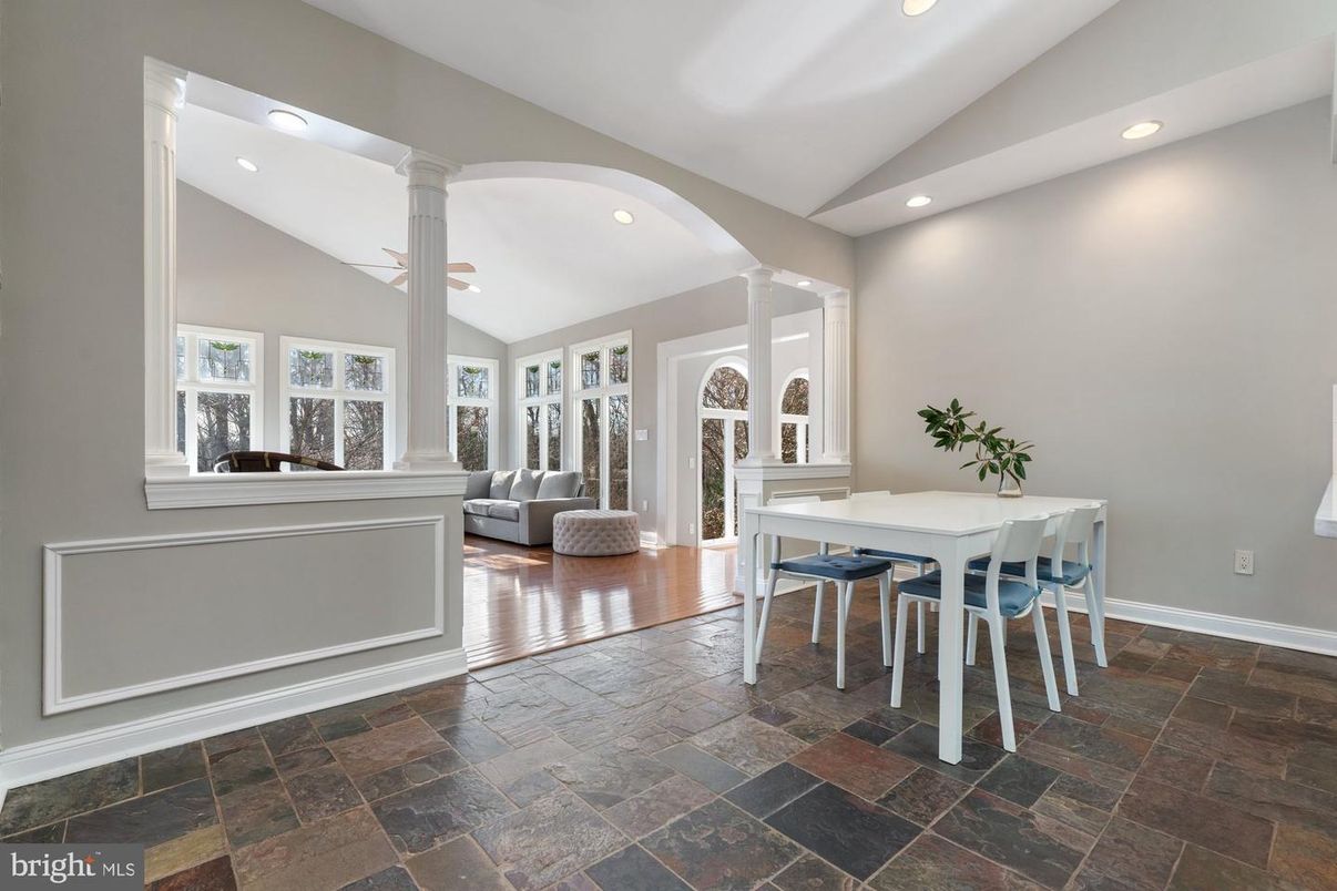 Dining room, Interior, Recessed Lighting