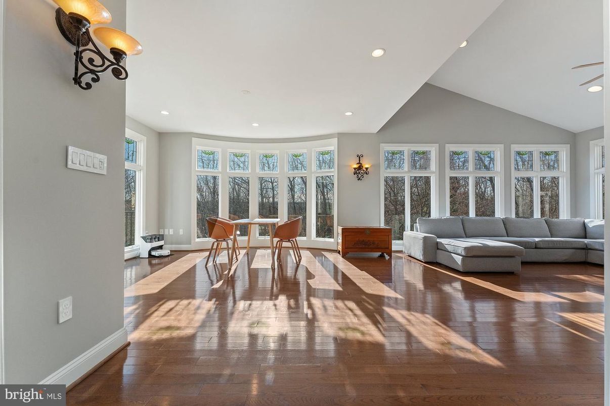 Dining room, Interior, Living room, Recessed Lighting, Wood Texture Flooring