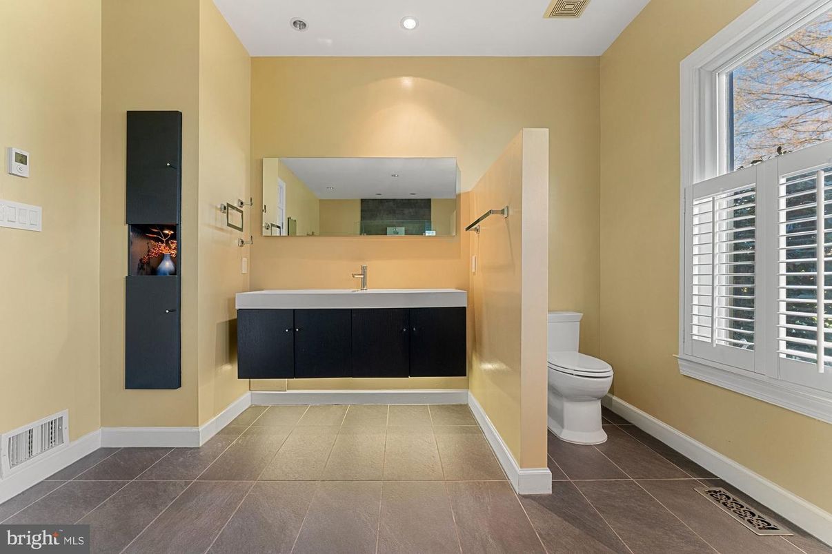 Bathroom, Interior, Recessed Lighting