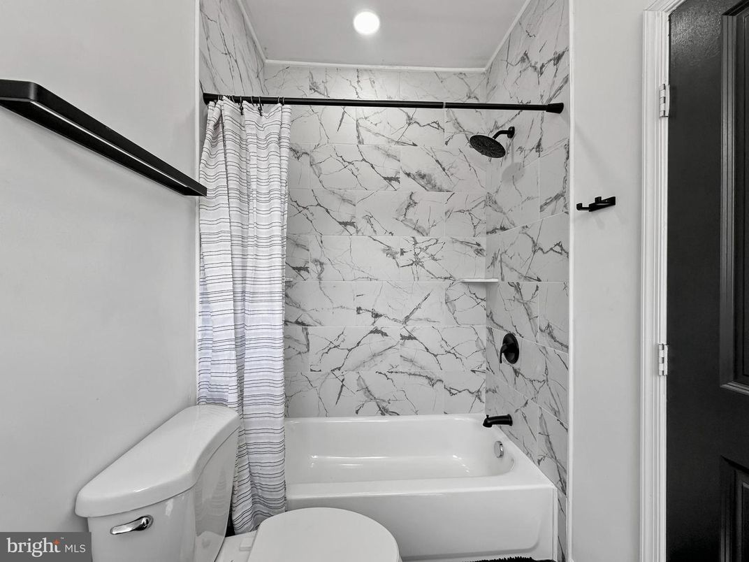 Bathroom, Interior, Marble Walls, Recessed Lighting
