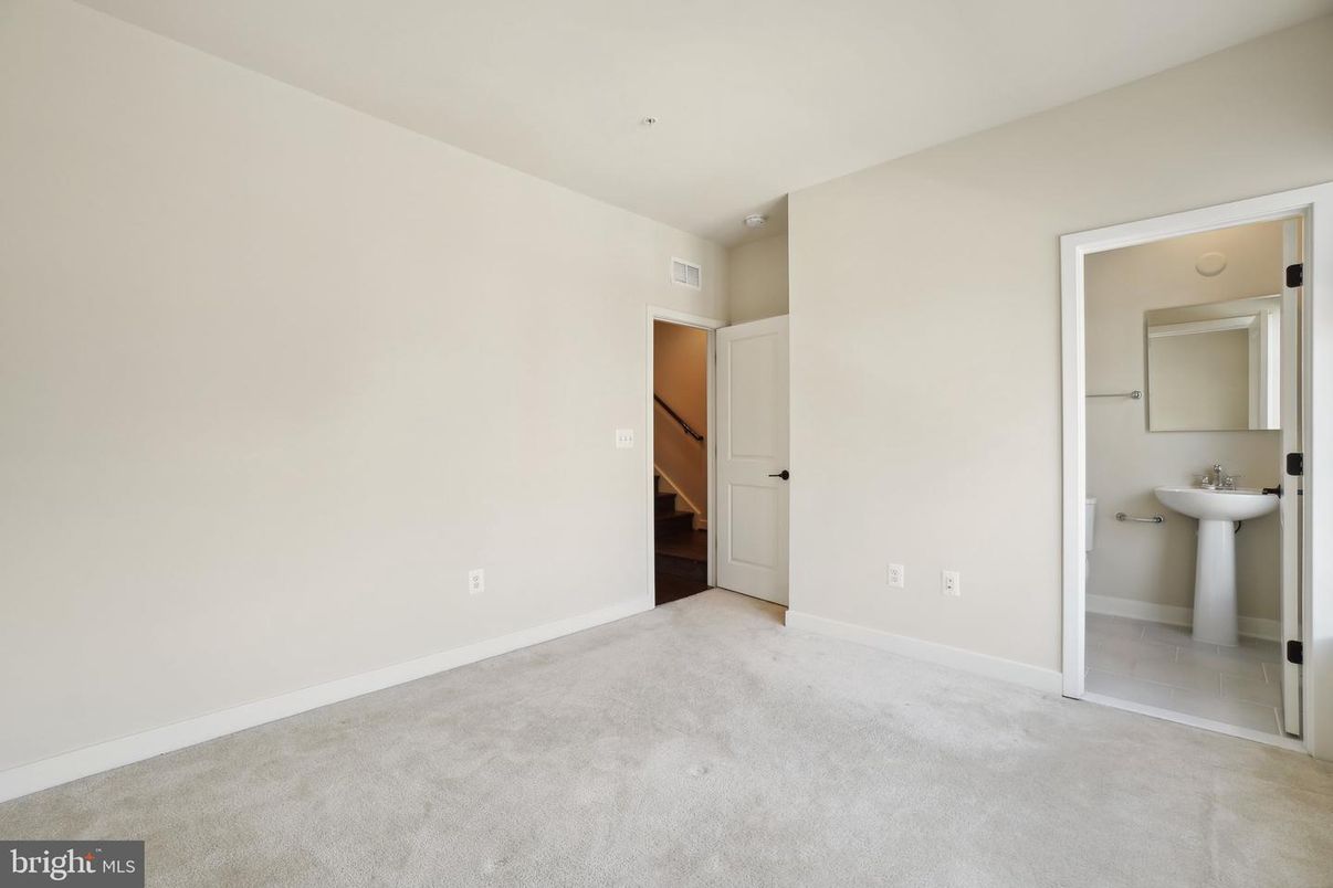 Bathroom, Empty room, Interior